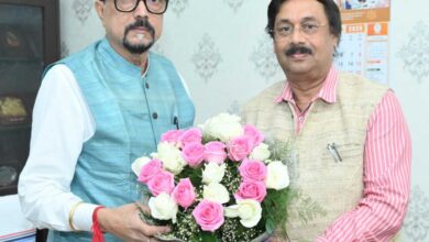राज्यपाल श्री डेका से विधानसभा सचिव श्री शर्मा ने की सौजन्य भेंट