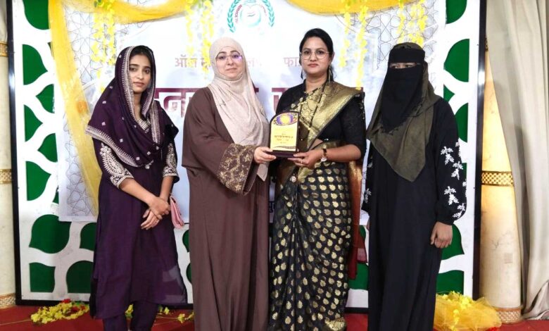 सै सलमा को उत्कृष्ट पत्रकारिता और खिदमत ए खल्क के लिए सम्मानित किया गया सै सलमा को उत्कृष्ट पत्रकारिता और खिदमत ए खल्क के लिए सम्मानित किया गया