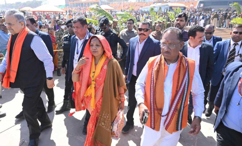 मुख्यमंत्री श्री विष्णुदेव साय, राज्यपाल एवं विधानसभा अध्यक्ष समेत सभी मेहमान अरेल घाट पहुंचे मुख्यमंत्री श्री विष्णुदेव साय, राज्यपाल एवं विधानसभा अध्यक्ष समेत सभी मेहमान अरेल घाट पहुंचे