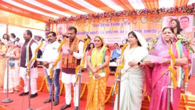 कलेक्टर ने नगर निगम दुर्ग के नवनिर्वाचित महापौर-पार्षदों को दिलाई शपथ