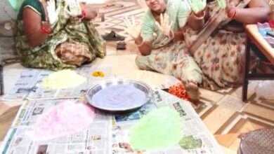 हर्बल गुलाल और घरेलू उत्पादों के माध्यम से दुर्गा स्वयं सहायता समूह की महिलाओं का आत्मनिर्भरता की ओर सशक्त कदम