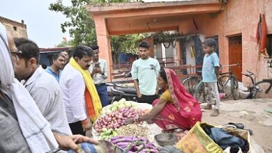 आम नागरिक की तरह सब्जी खरीदते नजर आए गृहमंत्री विजय शर्मा