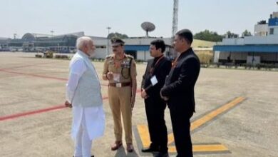 प्रधानमंत्री नरेंद्र मोदी ने बाबतपुर एयरपोर्ट पर लैंड करते ही कमिश्नर और डीएम से वाराणसी गैंगरेप केस की जानकारी मांगी
