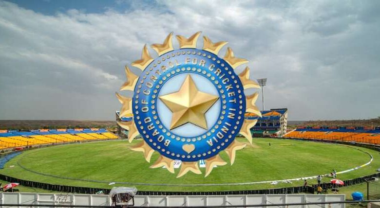 कोच से लेकर फिजियो तक, BCCI कितनी देता है सैलरी? देखें पूरी लिस्ट कोच से लेकर फिजियो तक, BCCI कितनी देता है सैलरी? देखें पूरी लिस्ट