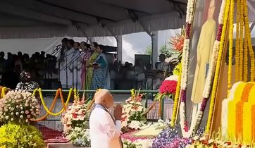 पीएम मोदी ने बाबा साहब को अर्पित की श्रद्धांजलि