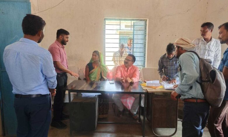 सुशासन तिहार 2025 : कलेक्टर ने मैनपाट विकासखंड का किया दौरा सुशासन तिहार 2025 : कलेक्टर ने मैनपाट विकासखंड का किया दौरा