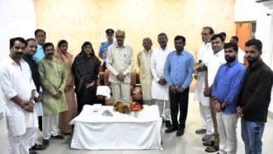 राज्यपाल ने बालोद में जनप्रतिनिधियों व संगठनों से की मुलाकात