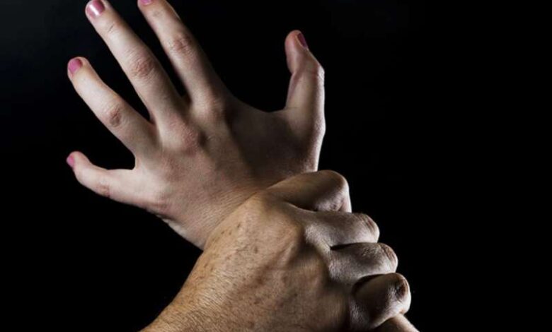 भोपाल: 3 साल की बच्ची से रेप मामले में 6 महीने बाद एक्शन, स्कूल की मान्यता रद्द भोपाल: 3 साल की बच्ची से रेप मामले में 6 महीने बाद एक्शन, स्कूल की मान्यता रद्द