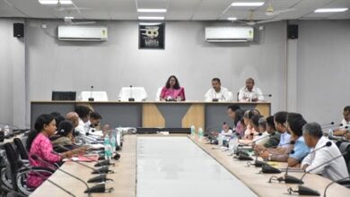 नवपदस्थ कलेक्टर ने बैठक लेकर जिले की विभिन्न गतिविधियों की ली जानकारी