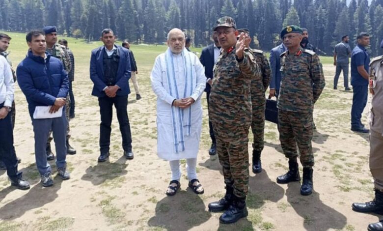 पहलगाम अटैक के आतंकियों के स्केच जारी, गृह मंत्री शाह घटनास्थल पहुंचे पहलगाम अटैक के आतंकियों के स्केच जारी, गृह मंत्री शाह घटनास्थल पहुंचे