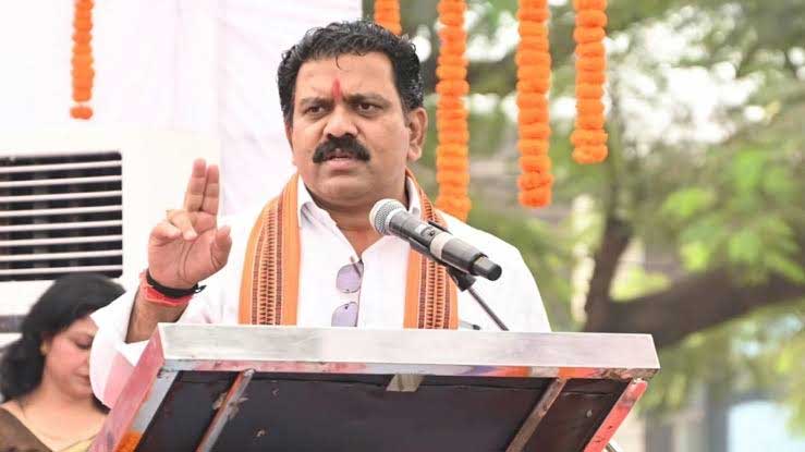 नक्सली लीडर के पत्र पर गृह मंत्री शर्मा का बड़ा बयान, कहा- बंदूक का जवाब बंदूक से होता है नक्सली लीडर के पत्र पर गृह मंत्री शर्मा का बड़ा बयान, कहा- बंदूक का जवाब बंदूक से होता है