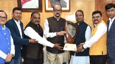छत्तीसगढ़ राज्य रेडक्रॉस सोसायटी के नव निर्वाचित पदाधिकारियों ने राज्यपाल से की भेंट