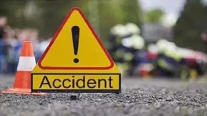 सड़क हादसे में दंपति और 3 माह के मासूम की मौत, कार चालक हिरासत में सड़क हादसे में दंपति और 3 माह के मासूम की मौत, कार चालक हिरासत में