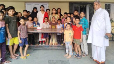 वैदिक ग्रुप ने एम डी सैय्यद सलमा का जन्म दिन मनाया बच्चों के साथ
