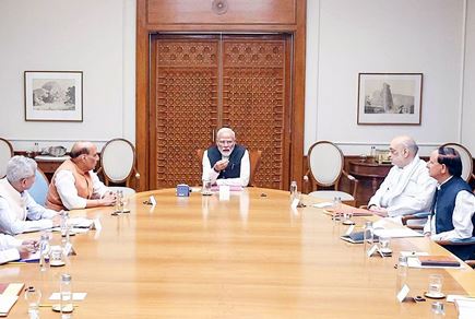 ऑपरेशन सिंदूर के बाद PM मोदी से मिलने को पहुंचे अमित शाह, राजनाथ भी पहुंचे प्रधानमंत्री आवास ऑपरेशन सिंदूर के बाद PM मोदी से मिलने को पहुंचे अमित शाह, राजनाथ भी पहुंचे प्रधानमंत्री आवास