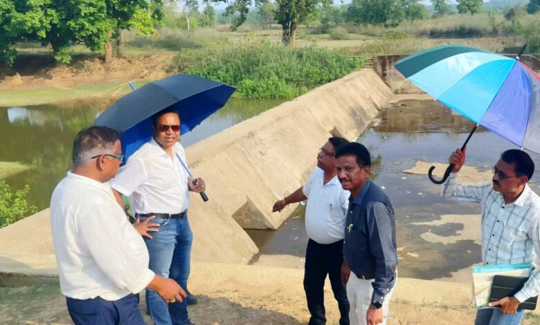सुदूर वनांचल मर्दापाल में जल संसाधन विभाग के सचिव का सघन दौरा