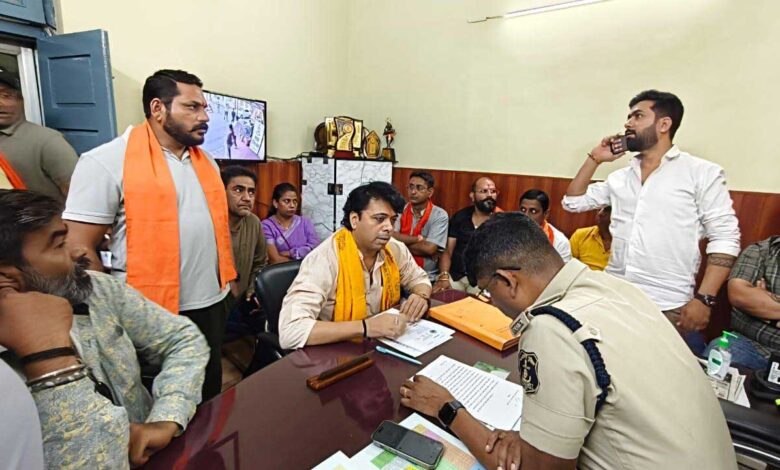 ऑपरेशन सिंदूर के विरुद्ध लुजिना खान ने की थी आपत्तिजनक टिप्पणी देश द्रोह का मुकदमा हुवा दर्ज पुलिस ने किया गिरफ्तार ऑपरेशन सिंदूर के विरुद्ध लुजिना खान ने की थी आपत्तिजनक टिप्पणी देश द्रोह का मुकदमा हुवा दर्ज पुलिस ने किया गिरफ्तार