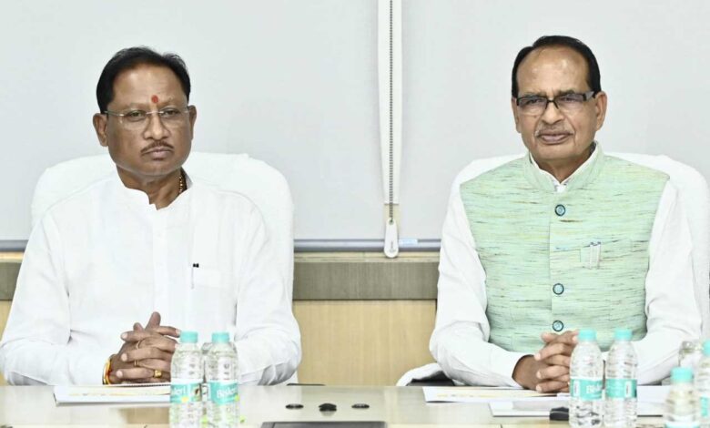 अटल डिजिटल सुविधा केंद्रों’ की केंद्रीय मंत्री श्री चौहान ने की सराहना: ग्रामीण अर्थव्यवस्था में डिजिटल सशक्तिकरण की दिशा में बताया क्रांतिकारी कदम अटल डिजिटल सुविधा केंद्रों’ की केंद्रीय मंत्री श्री चौहान ने की सराहना: ग्रामीण अर्थव्यवस्था में डिजिटल सशक्तिकरण की दिशा में बताया क्रांतिकारी कदम