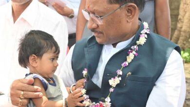 मुख्यमंत्री अचानक पहुंचे बेमेतरा के सहसपुर, लिया ग्रामीणों से सीधा फीडबैक