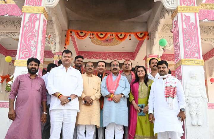 उप मुख्यमंत्री श्री अरुण साव सामूहिक आदर्श विवाह समारोह में हुए शामिल उप मुख्यमंत्री श्री अरुण साव सामूहिक आदर्श विवाह समारोह में हुए शामिल