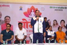 योग करके न केवल तन और मन को अच्छा कर सकते हैं बल्कि पूरे राष्ट्र को एक नई शक्ति का संचार का माध्यम प्रदान कर सकते हैं:स्वास्थ्य मंत्री