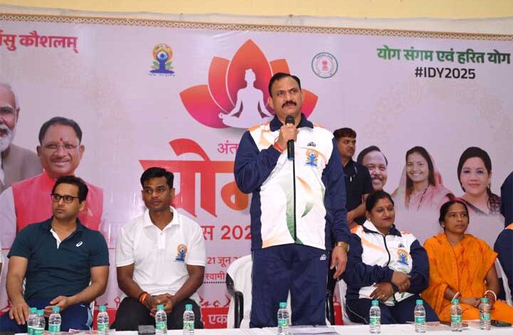 योग करके न केवल तन और मन को अच्छा कर सकते हैं बल्कि पूरे राष्ट्र को एक नई शक्ति का संचार का माध्यम प्रदान कर सकते हैं:स्वास्थ्य मंत्री योग करके न केवल तन और मन को अच्छा कर सकते हैं बल्कि पूरे राष्ट्र को एक नई शक्ति का संचार का माध्यम प्रदान कर सकते हैं:स्वास्थ्य मंत्री