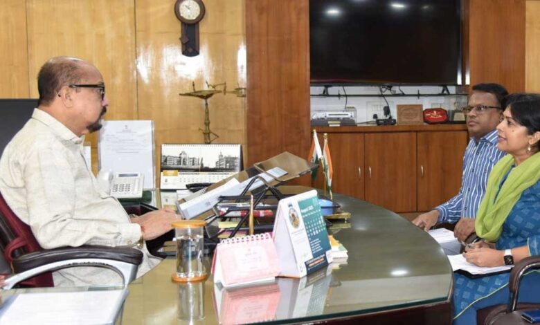 राज्यपाल श्री डेका ने छत्तीसगढ़ को टी.बी. मुक्त बनाने के लिए सघन प्रयास करने के दिए निर्देश राज्यपाल श्री डेका ने छत्तीसगढ़ को टी.बी. मुक्त बनाने के लिए सघन प्रयास करने के दिए निर्देश