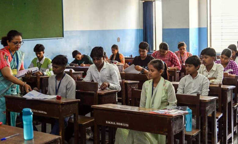 छत्तीसगढ़ बोर्ड की दूसरी मुख्य परीक्षा 8 जुलाई से छत्तीसगढ़ बोर्ड की दूसरी मुख्य परीक्षा 8 जुलाई से