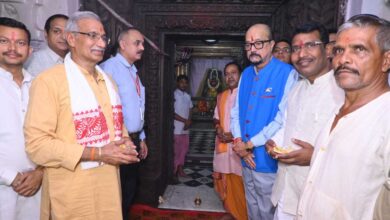 राज्यपाल श्री डेका ने राजीव लोचन का किया दर्शन