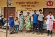 विश्व रक्तदाता दिवस के अवसर पर आरोग्य मेलों में लोगों ने ली रक्तदान की शपथ