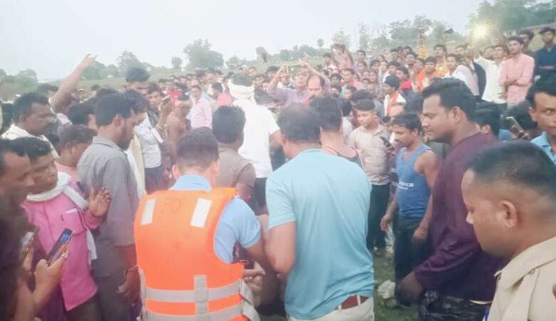 नहाने उतरे, मौत ले गई साथ: नर्मदा नदी में डूबे 3 दोस्त, माहौल गमगीन नहाने उतरे, मौत ले गई साथ: नर्मदा नदी में डूबे 3 दोस्त, माहौल गमगीन