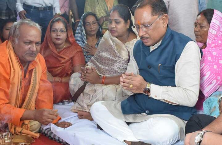 मुख्यमंत्री श्री विष्णुदेव साय ने दुलदुला में 3 करोड़ से अधिक के विकास कार्यों का किया लोकार्पण व भूमिपूजन मुख्यमंत्री श्री विष्णुदेव साय ने दुलदुला में 3 करोड़ से अधिक के विकास कार्यों का किया लोकार्पण व भूमिपूजन
