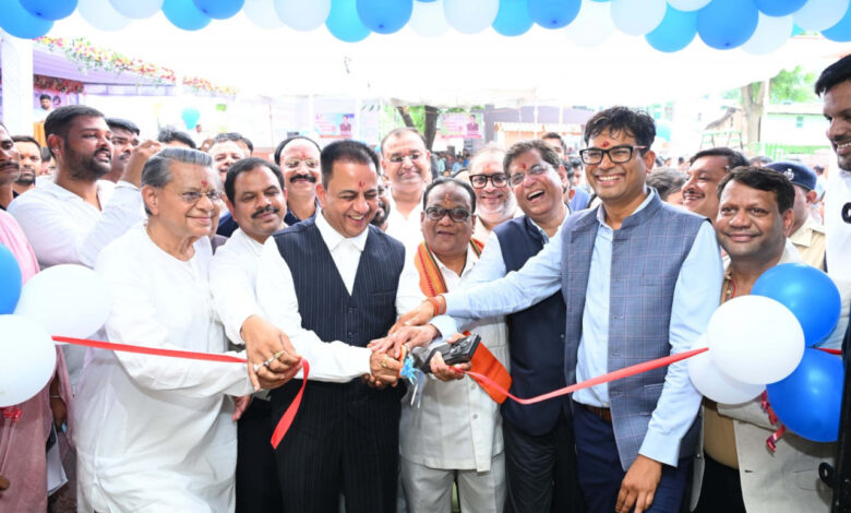 पूरी प्रतिबद्धता के साथ छत्तीसगढ़ के सर्वांगीण विकास के लिए कर रहे कार्य-वित्त मंत्री श्री ओ.पी.चौधरी पूरी प्रतिबद्धता के साथ छत्तीसगढ़ के सर्वांगीण विकास के लिए कर रहे कार्य-वित्त मंत्री श्री ओ.पी.चौधरी