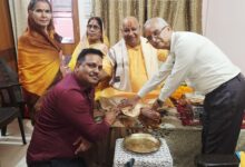 आचार्य जी के कैंम्प 01 निवास पर  गुरु पूर्णिमा मनी…. आचार्य पंडित ओमप्रकाश द्विवेदी बोले-ईश्वर प्राप्ति के पथ प्रदर्शक हैं गुरु…