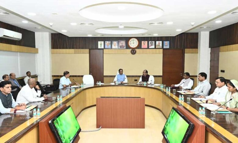 कैबिनेट की बैठक में छत्तीसगढ़ जिला खनिज संस्थान न्यास नियम, 2015 में किया गया संशोधन कैबिनेट की बैठक में छत्तीसगढ़ जिला खनिज संस्थान न्यास नियम, 2015 में किया गया संशोधन