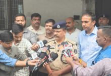 थाना मंदिर हसौद क्षेत्रांतर्गत ग्राम उमरिया स्थित पेट्रोल पंप में लूट व हत्या की घटना को अंजाम देने वाले 02 आरोपी गिरफ्तार