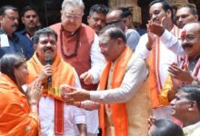 सीएम साय ने भावना बोहरा और कांवड़ियों का किया अभिनंदन, हेलीकॉप्टर से हुई पुष्पवर्षा