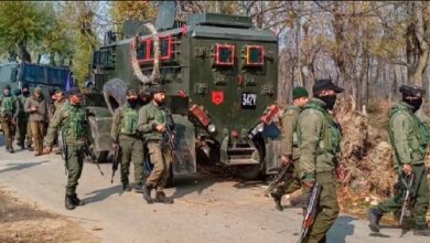 कुलगाम मुठभेड़ में दो जवान बलिदान, एक आतंकी ढेर कुलगाम मुठभेड़ में दो जवान बलिदान, एक आतंकी ढेर