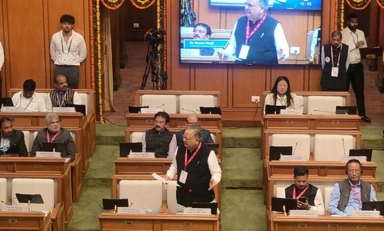 भारत की लोकतांत्रिक परंपराएं पूरी दुनिया के लिए प्रेरणा रही हैं: विधानसभा अध्यक्ष डॉ. रमन सिंह भारत की लोकतांत्रिक परंपराएं पूरी दुनिया के लिए प्रेरणा रही हैं: विधानसभा अध्यक्ष डॉ. रमन सिंह