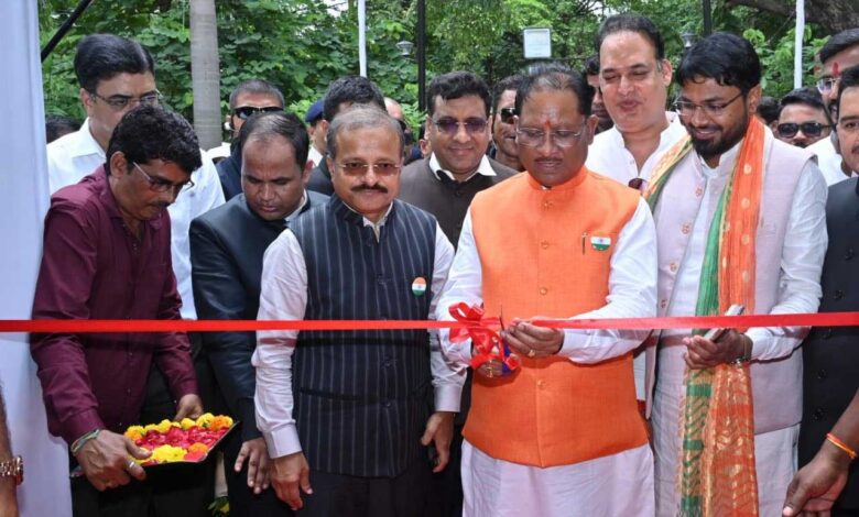 मुख्यमंत्री श्री साय ने स्वतंत्रता दिवस पर टाउन हॉल में छायाचित्र प्रदर्शनी का किया शुभारंभ मुख्यमंत्री श्री साय ने स्वतंत्रता दिवस पर टाउन हॉल में छायाचित्र प्रदर्शनी का किया शुभारंभ