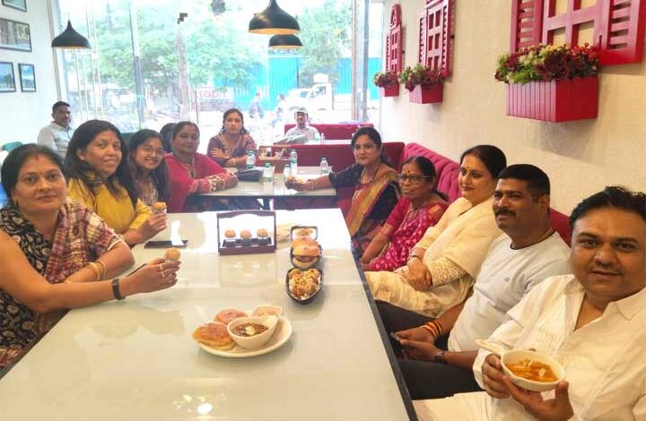 चाट लाउंज ने रायपुर में देवेंद्र नगर में अपना पहला आउटलेट खोला चाट लाउंज ने रायपुर में देवेंद्र नगर में अपना पहला आउटलेट खोला