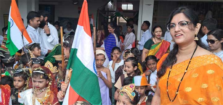 छत्तीसगढ़ पब्लिक स्कूल में वैदिक ग्रुप की एम डी सैय्यद सलमा ने किया ध्वजारोहण छत्तीसगढ़ पब्लिक स्कूल में वैदिक ग्रुप की एम डी सैय्यद सलमा ने किया ध्वजारोहण