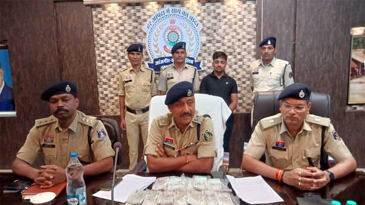 दिनदहाड़े 11 लाख 79 हजार आठ सौ रुपये लूट की घटना निकली फर्जी दिनदहाड़े 11 लाख 79 हजार आठ सौ रुपये लूट की घटना निकली फर्जी