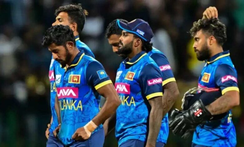 टी20 सीरीज के लिए श्रीलंकाई टीम का ऐलान, 17 खिलाड़ियों को मिला मौका, स्टार ऑलराउंडर की हुई छुट्टी टी20 सीरीज के लिए श्रीलंकाई टीम का ऐलान, 17 खिलाड़ियों को मिला मौका, स्टार ऑलराउंडर की हुई छुट्टी