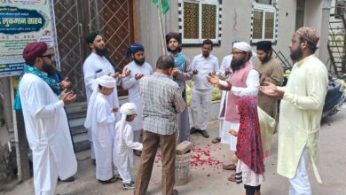 मस्जिद फैजाने मदीना में परचम कुशाई की रस्म अदायगी के बाद मुल्क की तरक्की खुशहाली के लिए हुईं दुआएं खैर