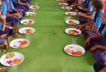 पचेड़ा सरपंच फातिमा फरीद कुरैशी ने स्कूल परिसर मे दिया माता-पिता की स्मृति में न्यूता भोज