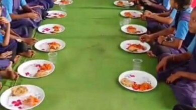 पचेड़ा सरपंच फातिमा फरीद कुरैशी ने स्कूल परिसर मे दिया माता-पिता की स्मृति में न्यूता भोज पचेड़ा सरपंच फातिमा फरीद कुरैशी ने स्कूल परिसर मे दिया माता-पिता की स्मृति में न्यूता भोज