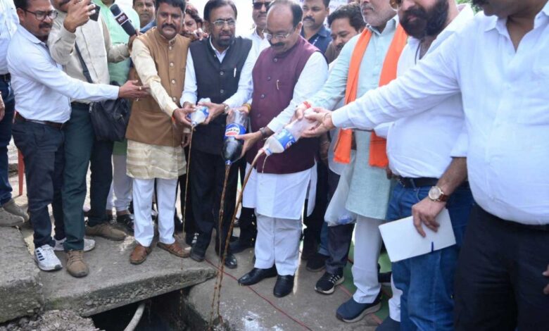 विदेशी उत्पादों को नकारें, स्वदेशी अपनाएं – अरुण साव विदेशी उत्पादों को नकारें, स्वदेशी अपनाएं – अरुण साव