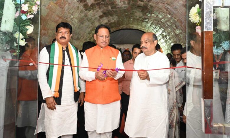 मुख्यमंत्री श्री साय ने छत्तीसगढ़ रजत महोत्सव फोटो प्रदर्शनी का किया शुभारंभ मुख्यमंत्री श्री साय ने छत्तीसगढ़ रजत महोत्सव फोटो प्रदर्शनी का किया शुभारंभ