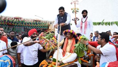 कृषि मंत्री निवास में धूमधाम से मनाया गया पारंपरिक पर्व ‘पोरा तिहार’ कृषि मंत्री निवास में धूमधाम से मनाया गया पारंपरिक पर्व ‘पोरा तिहार’